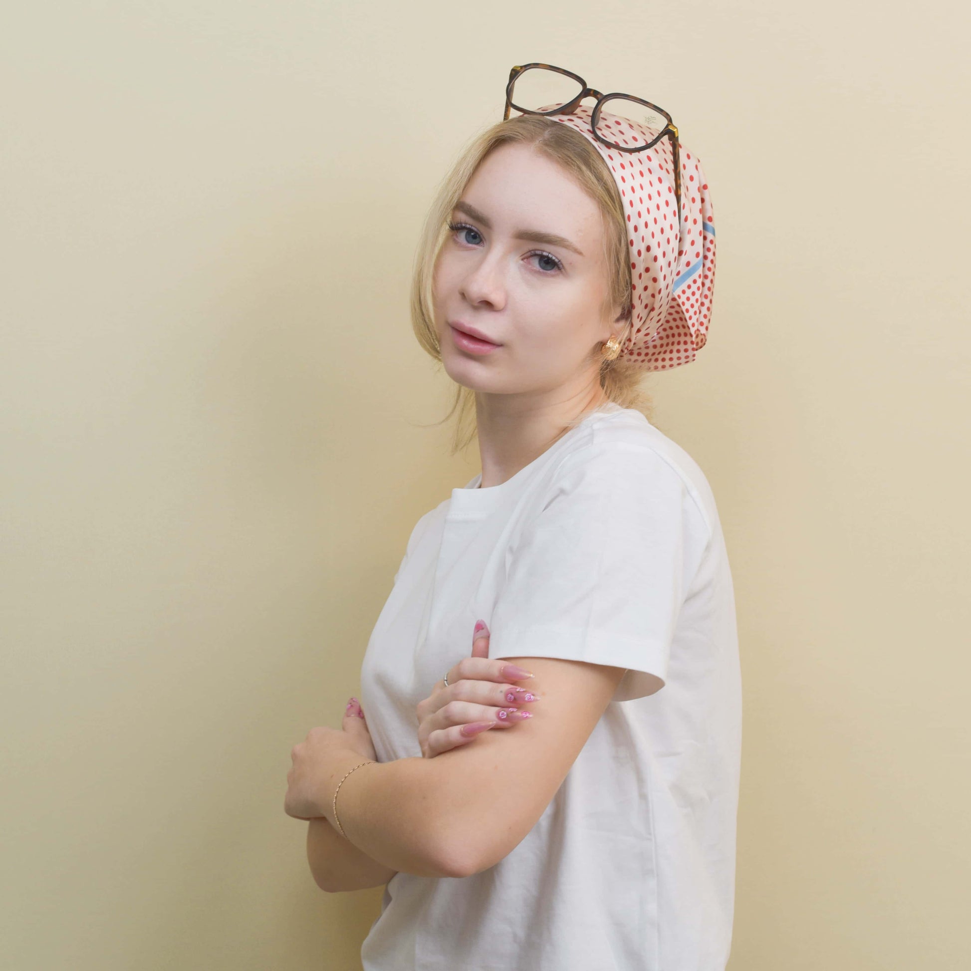 Blushing Petals press-on nails featuring pink shimmer base, 3D rose flowers, and gold accents for a soft romantic look.